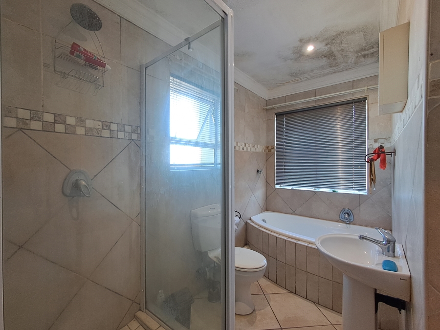 To Let 2 Bedroom Property for Rent in Jeffreys Bay Central Eastern Cape